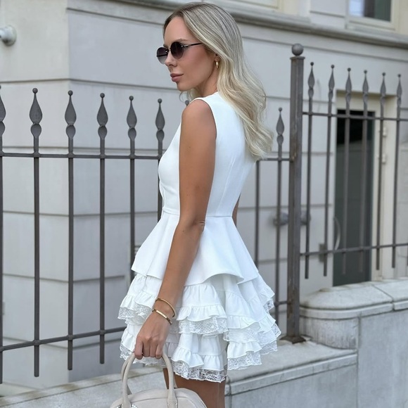 Elegant White Ruffled Peplum Mini Dress - Picture 2 of 4